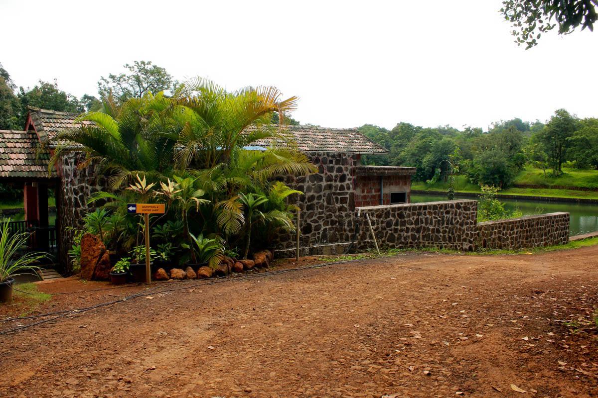 Cherilyn Monta Resort - Ratnagiri Vatul Exterior foto